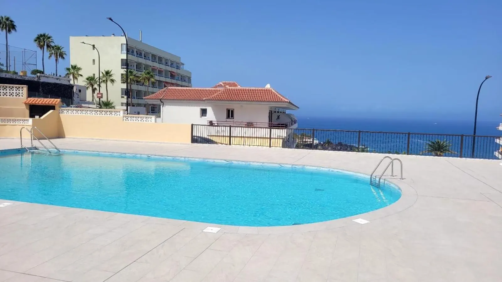 Oceanfront Beach Apartment La Arena Puerto de Santiago